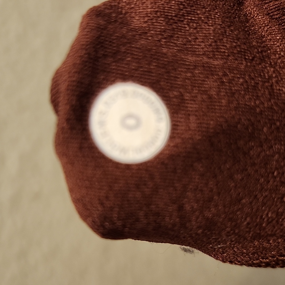 Lululemon maroon leggings LIKE NEW Size 0 - Picture 4 of 4